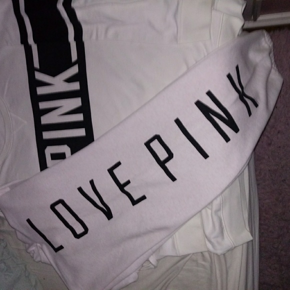 VS Pink - Picture 5 of 8